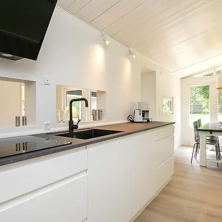 Ferienhaus 4 Star In Hals