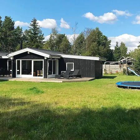 Semesterbostad 4 Star In *